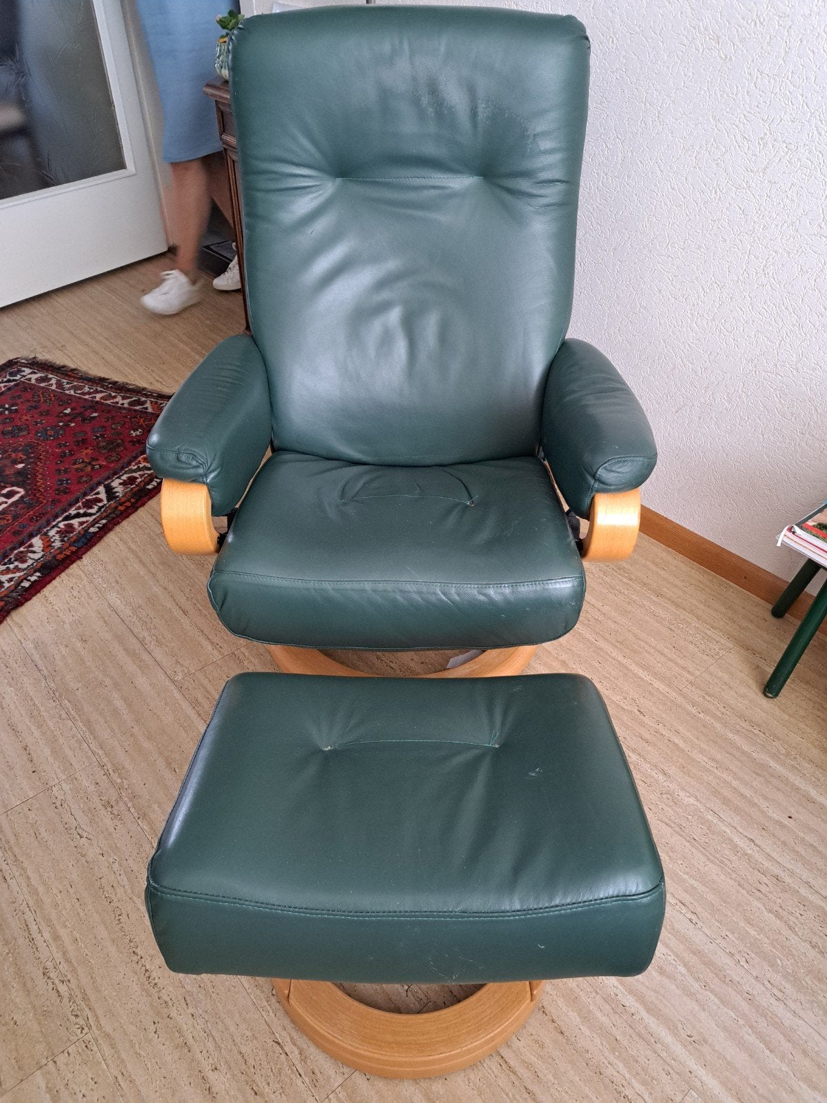 Groene leren relaxd stoel met voeten bankje, Ophalen, Gebruikt, Overige kleuren, Eén