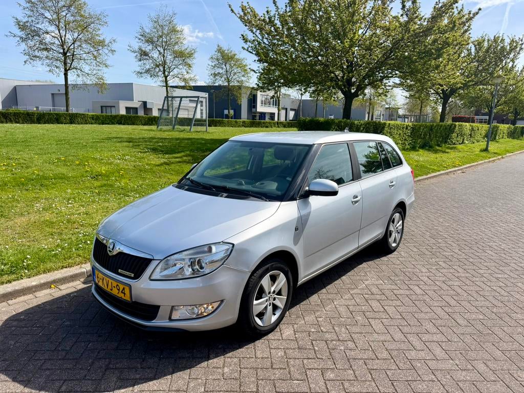 Skoda Fabia 1.2 TDI 55KW Greenline Combi 2013 Grijs, Auto's, Skoda, Voorwielaandrijving, Euro 5, 1199 cc, Overige bekleding