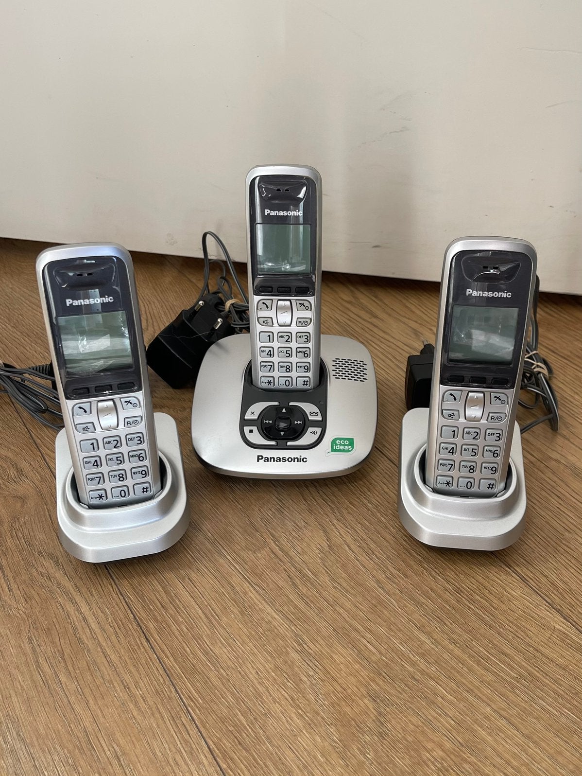 Panasonic KX-TG6421NLS inclusief 2 extra handsets, Ophalen of Verzenden, Zo goed als nieuw, 3 handsets
