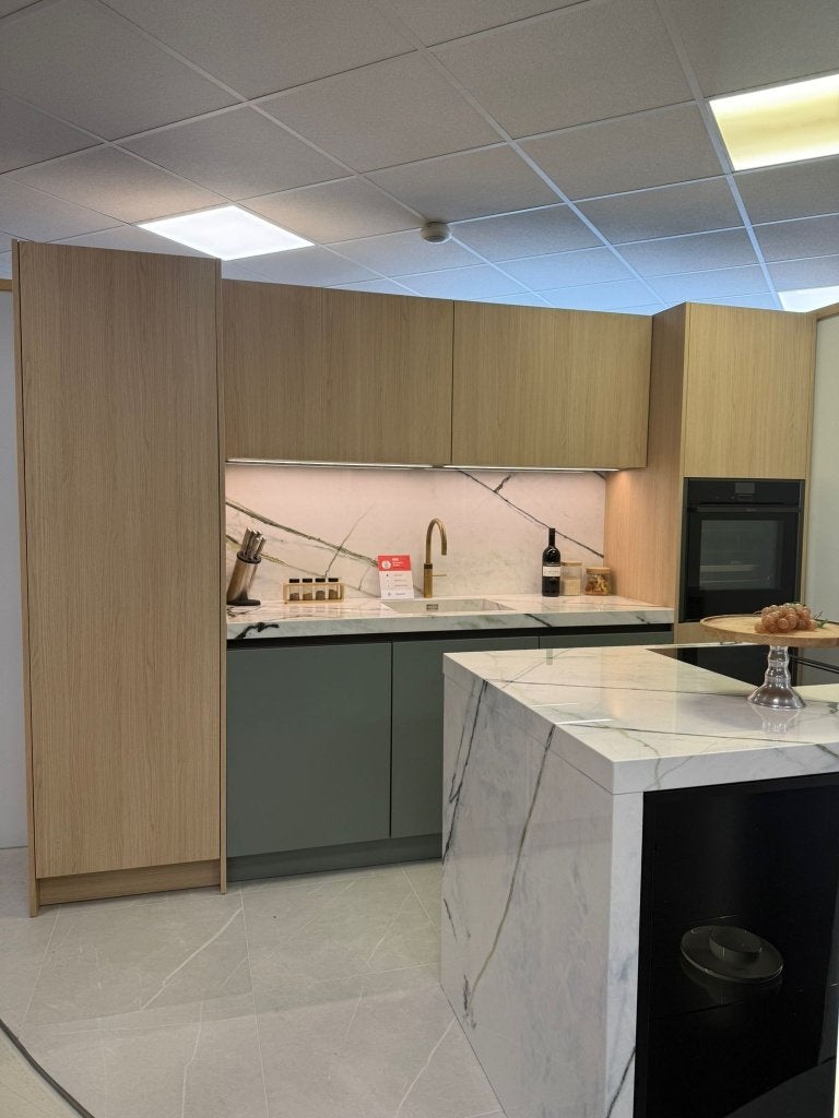 Luxe showroom keuken met kookeiland, Ophalen, Zwart, Overige typen, Nieuw