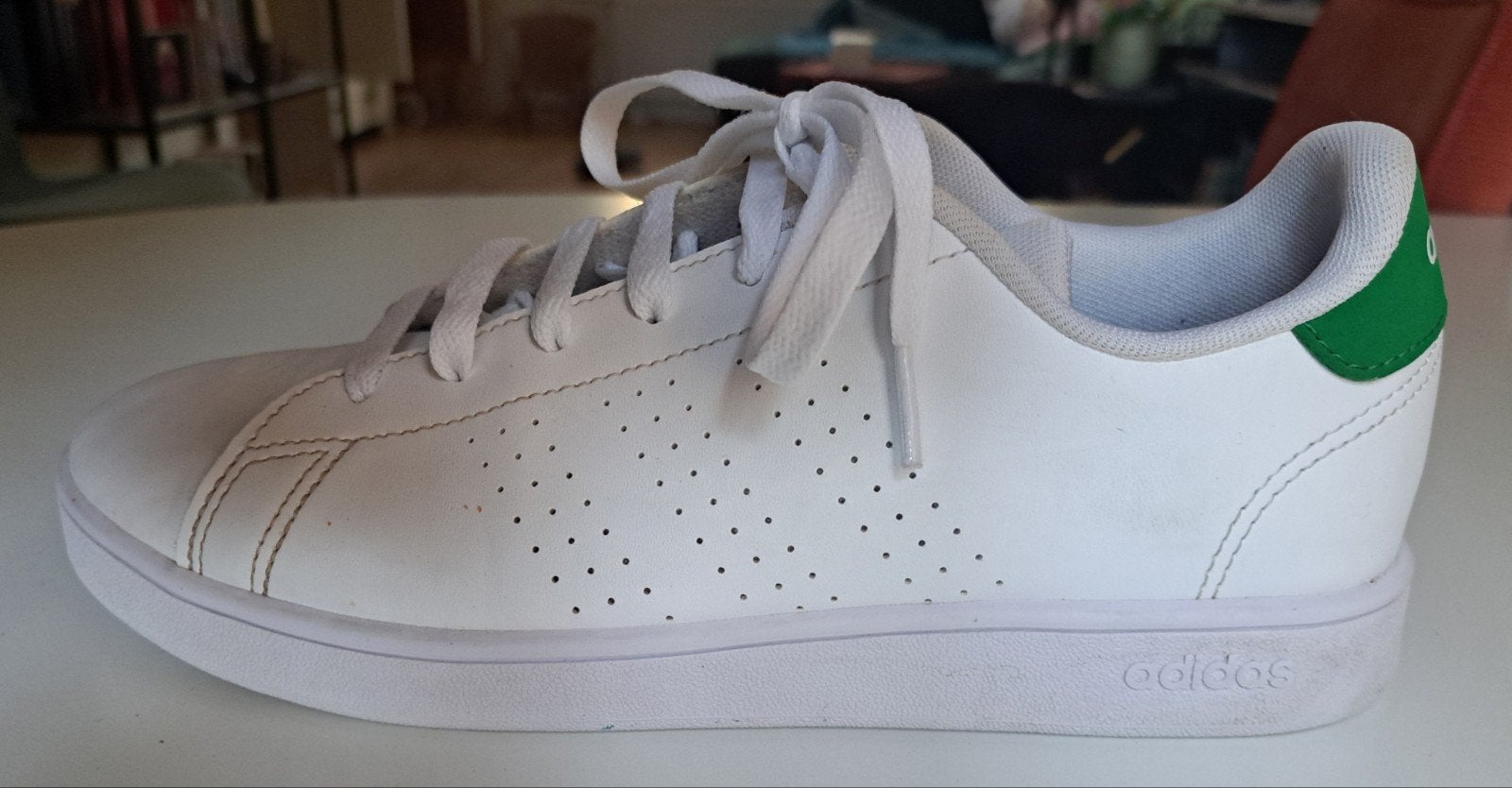 Adidas gympen wit mt 38, Overige typen, Zo goed als nieuw, Overige sporten, Ophalen