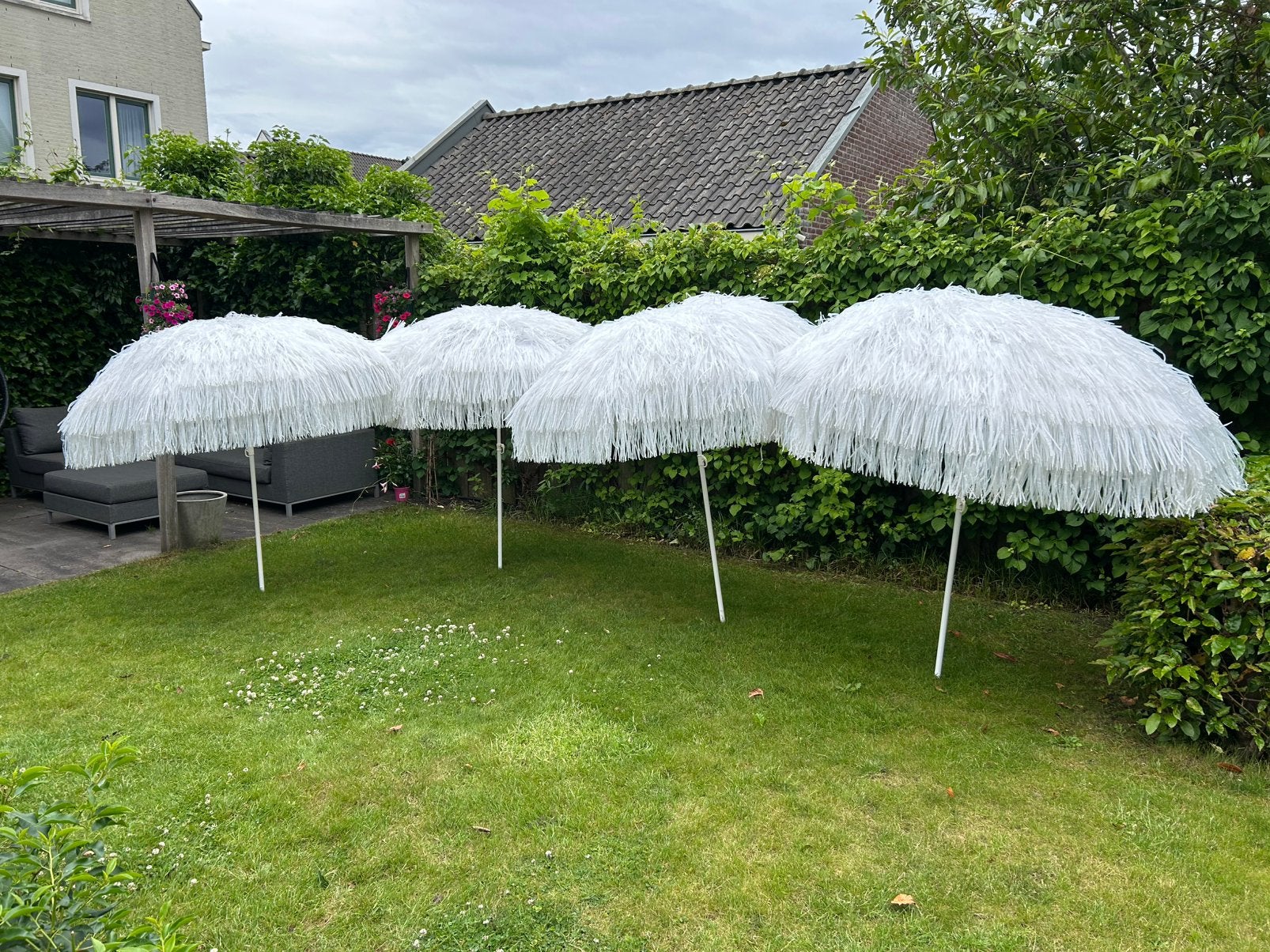 Set van 4 witte hawaii / raffia parasols met franjes, Ophalen, Gebruikt, Minder dan 1 meter, Stokparasol