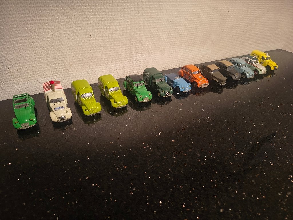 13 stuks  2cv Norev Hachette 1:43, Ophalen, Gebruikt, Auto, Norev