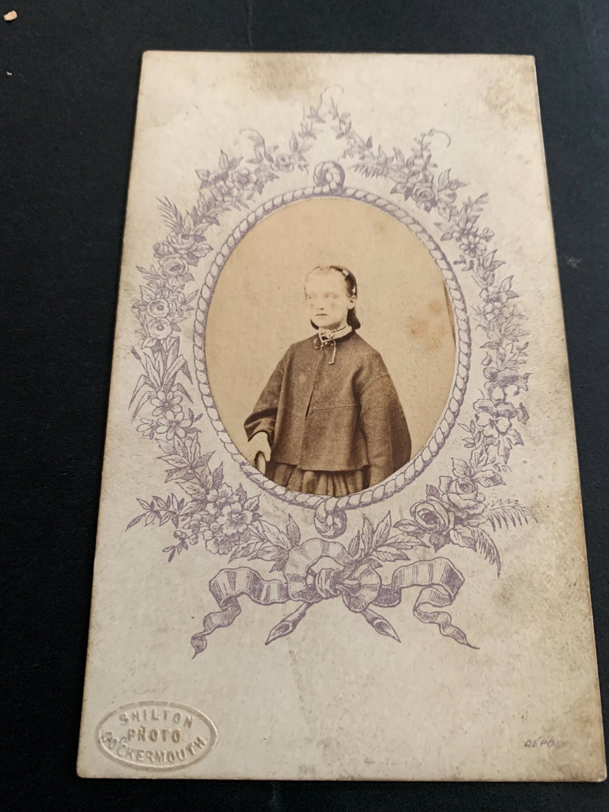 cdv carte de visite jonge vrouw Cockermouth Engeland Shilton, Verzamelen, Verzenden, Foto, Buitenland, Zo goed als nieuw