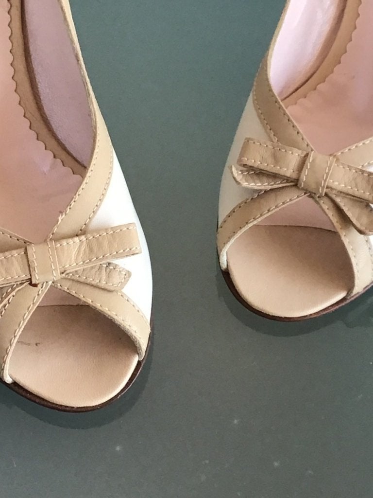 Nieuwe luxe peep‑toe | beige leer 36 | Gratis verzenden, Pumps, Verzenden, Beige, Nieuw