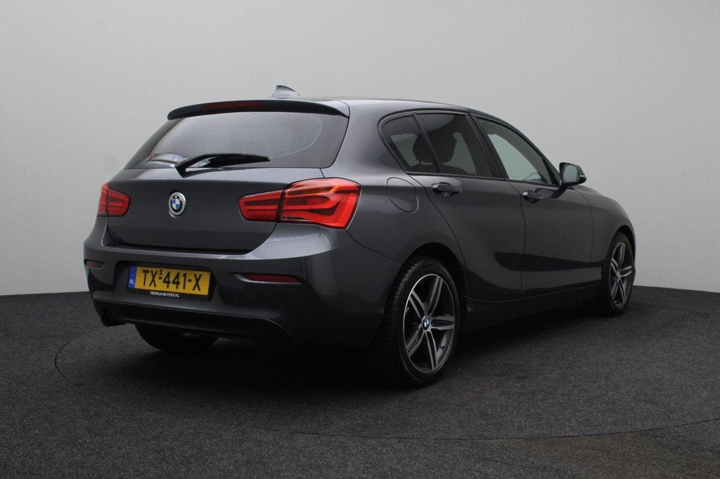 BMW 1-serie 118i M Sport 2016 | Trekhaak Afneembaar | Cruise, Auto's, BMW, Gebruikt, Alcantara, 650 kg, Parkeersensor