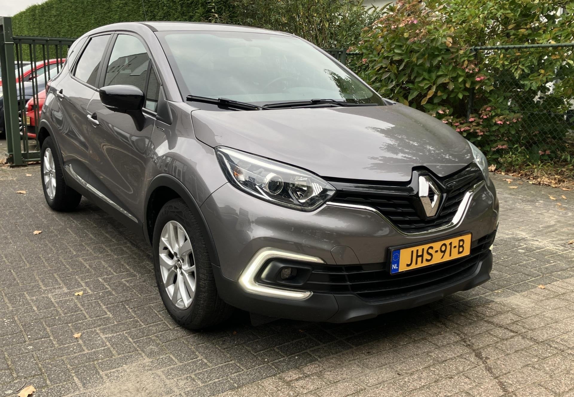 Renault Captur 0.9 TCe Limited Navi Camera LM, Auto's, Voorwielaandrijving, Stof, Gebruikt, 620 kg