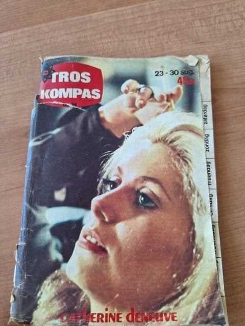 Tros Kompas 1969 Catherine Deneuve Elvis Presley The Motions, Ophalen of Verzenden, Gelezen, Overige typen