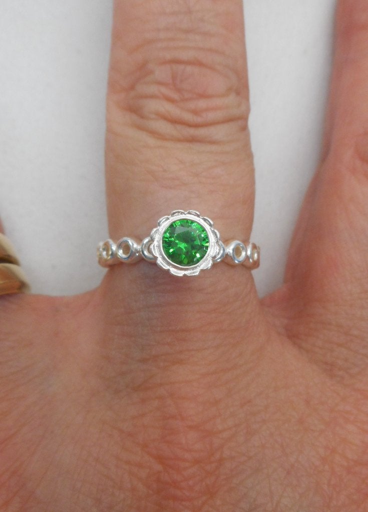 Zilveren ring met groene steen maat 15.5 nr.230, Sieraden, Tassen en Uiterlijk, Ringen, Verzenden, Dame, Zilver, Zilver