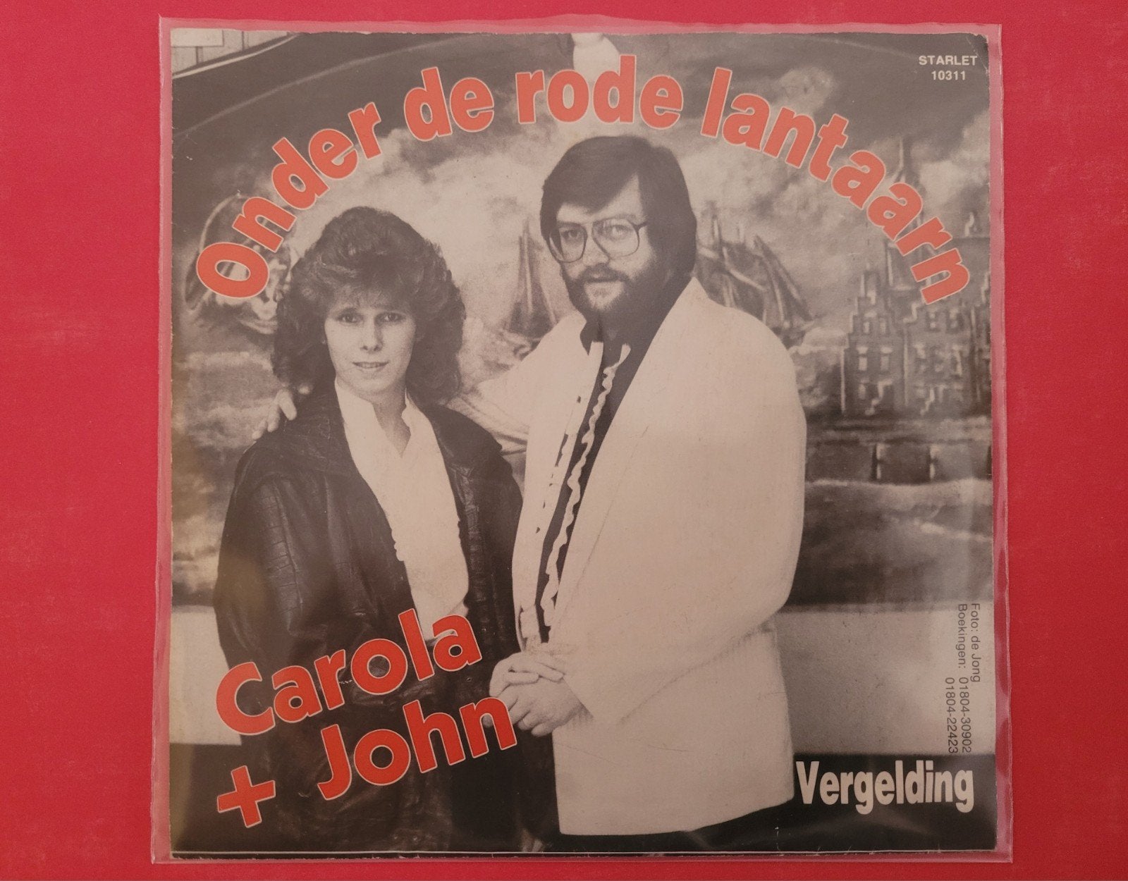 Carola & John - Onder de rode lantaarn - Vergelding, Ophalen, Zo goed als nieuw, Overige formaten, Levenslied of Smartlap