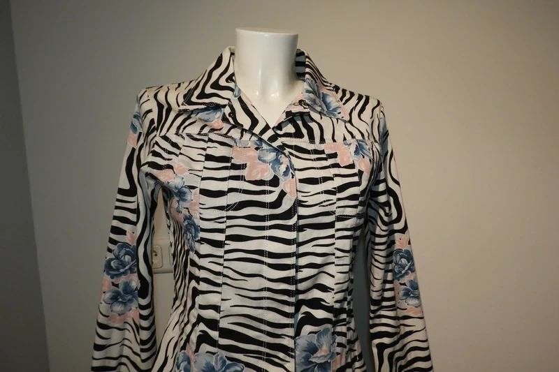 Kenzo jasje zebra print kleurrijke bloemen door de print F38, Overige kleuren, Verzenden, Kenzo, Zo goed als nieuw