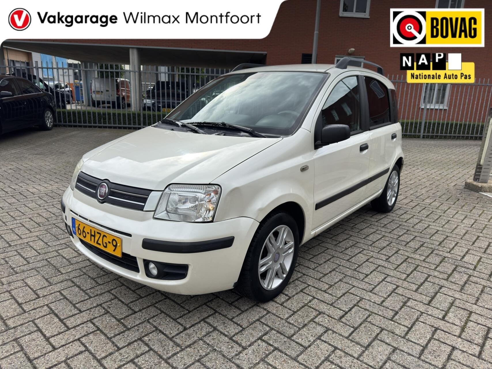 Fiat Panda 1.2 Emotion|Airco|Half-leder|Carplay|Clima|Trekha, Auto's, Voorwielaandrijving, Gebruikt, Wit, Origineel Nederlands