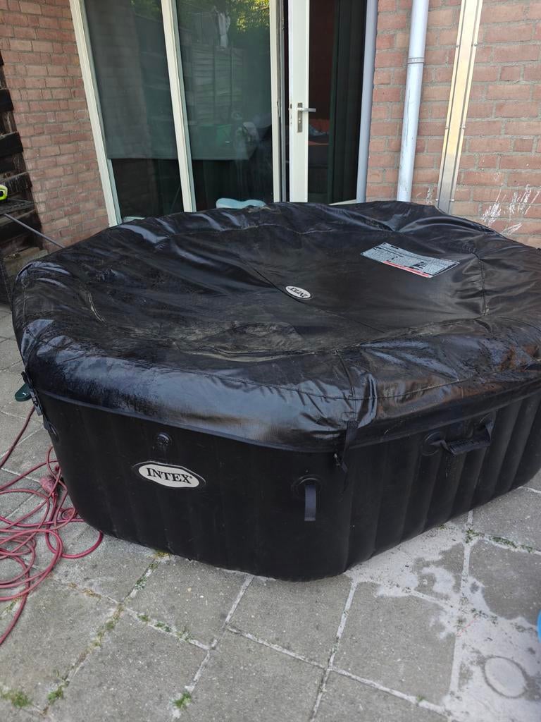 Intex opblaasbare jacuzzi - compleet en zeer nette staat, Ophalen of Verzenden, Zo goed als nieuw, Filter, Opblaasbaar