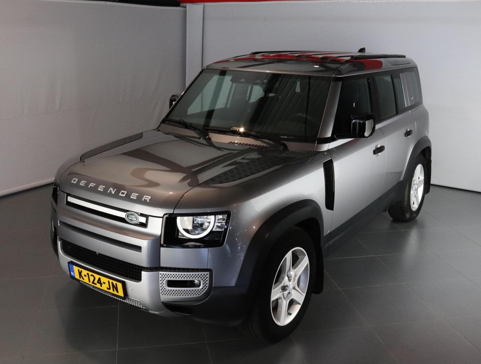 Land Rover Defender 110 3.0 D200 110 SE 1e eigenaar 33dkm!, Auto's, Automaat, Dealer onderhouden, Stof, Gebruikt