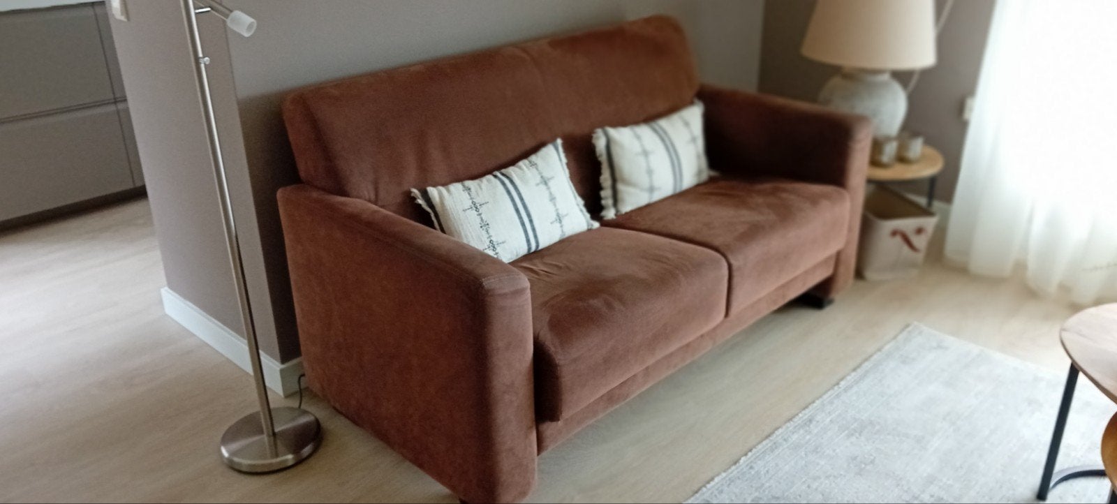Tweezitsbank bekleed met hoogwaardige Alcantara stof, Ophalen, Minder dan 75 cm, Tweepersoons, Zo goed als nieuw