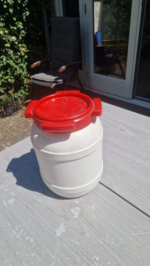 Waterdichte 8L ton voor bijv. SUP of kano, Watersport en Boten, Accessoires en Onderhoud, Ophalen of Verzenden, Zo goed als nieuw