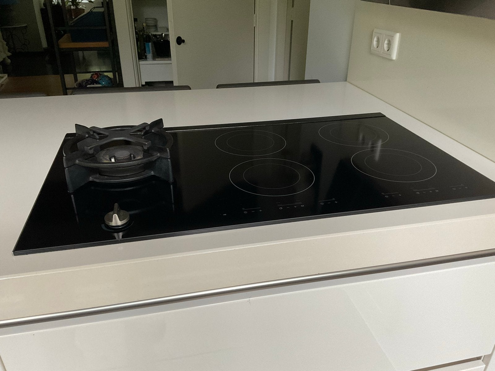 Atag inductieplaat met wokbrander, Witgoed en Apparatuur, Kookplaten, Ophalen, Zo goed als nieuw, Inbouw, Inductie