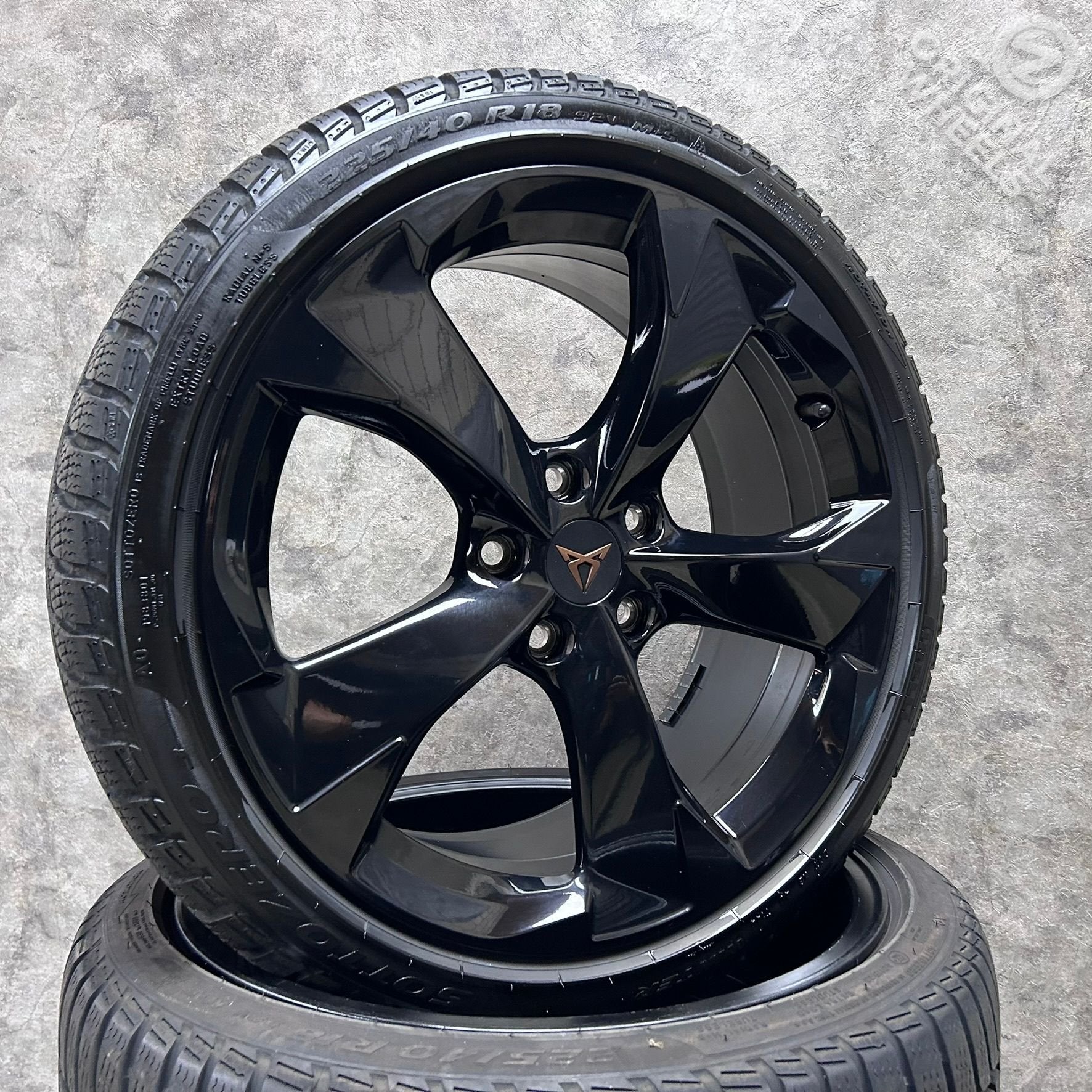 18 inch originele velgen + winterbanden Cupra Leon, 18 inch, Gebruikt, -, -