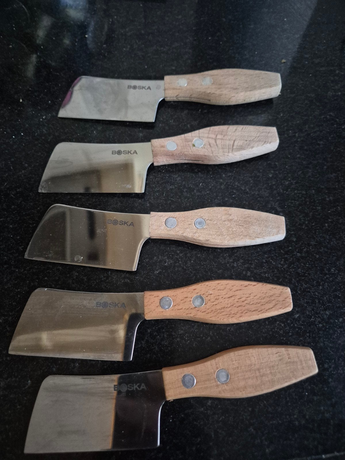 5 kleine Boska kaasmesjes, Ophalen