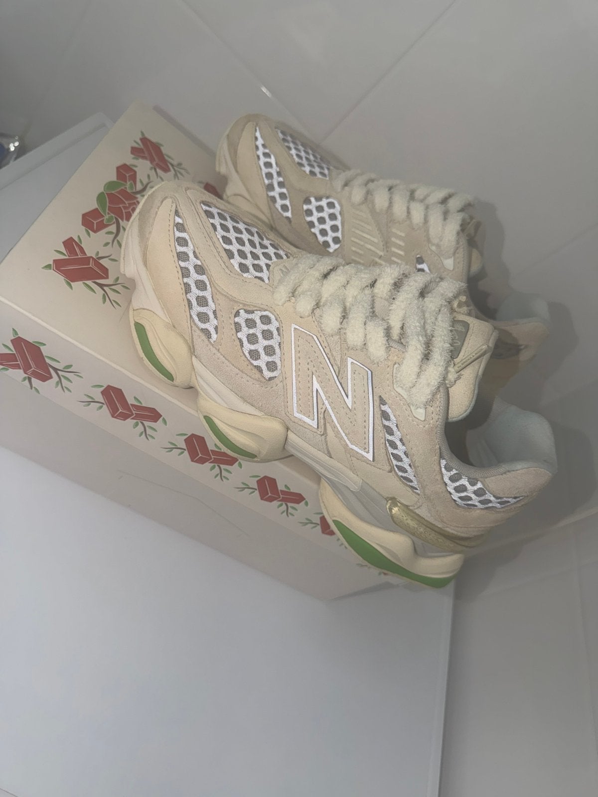 New Balance 9060 x Bricks & Wood, Ophalen of Verzenden, Zo goed als nieuw