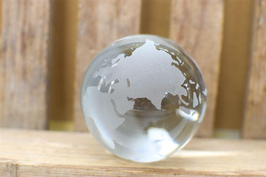 Glazen Presse Papier Globe Wereldbol 45533, Ophalen of Verzenden, Gebruikt, Dier