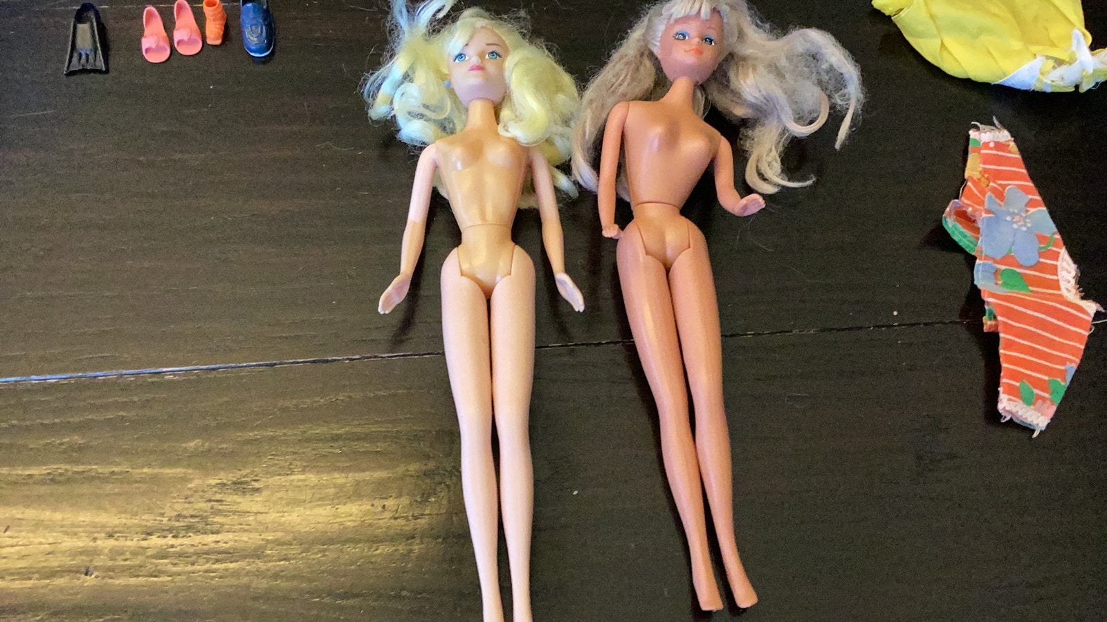 Barbies 2 x, Ophalen of Verzenden, Gebruikt, Overige typen