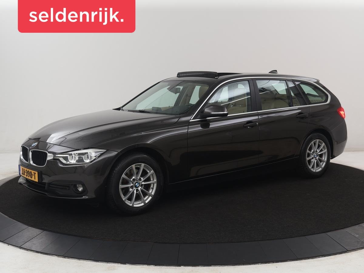 BMW 3-serie Touring 318i Centennial Executive | Panoramadak, Auto's, Gebruikt, Bruin, 1445 kg, Origineel Nederlands