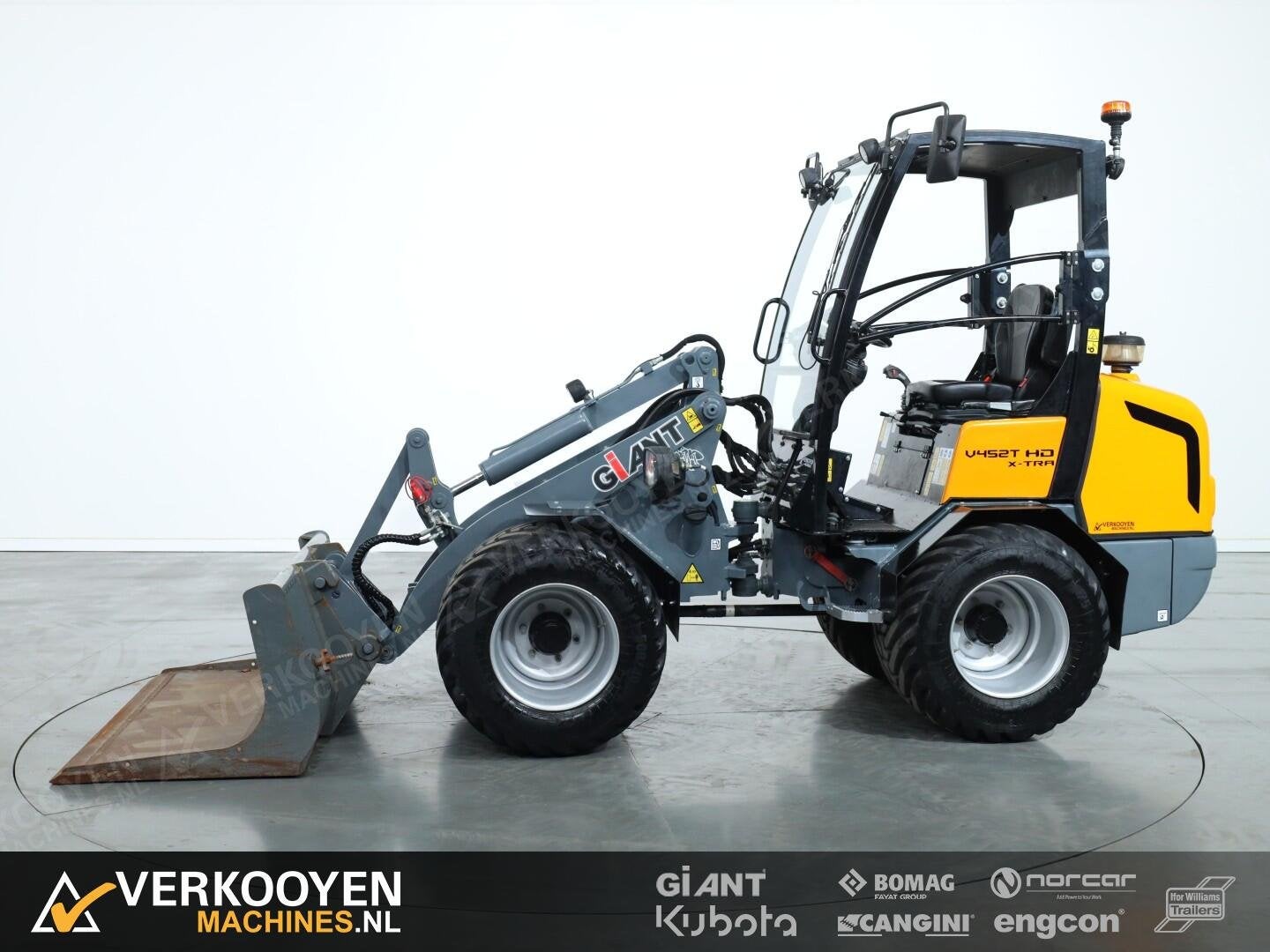 2017 Giant V452T X-tra HD VK10880, Wiellader of Shovel