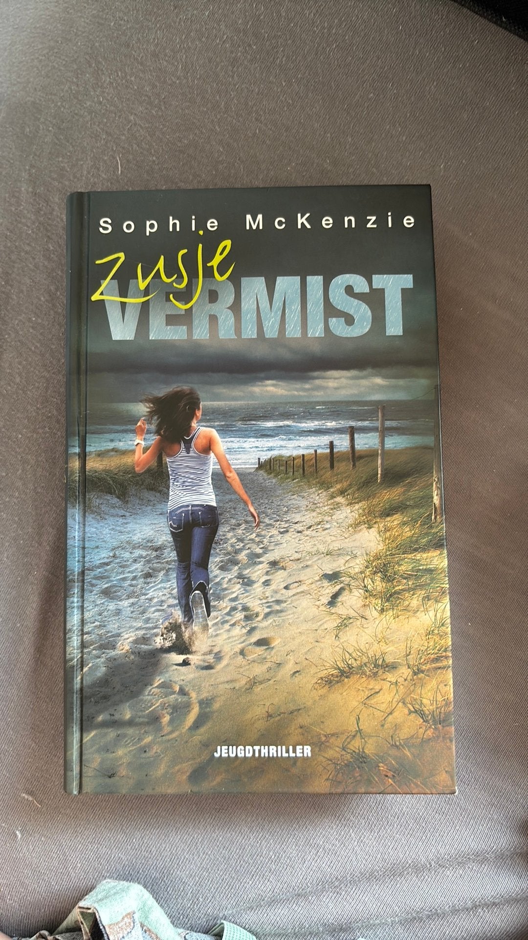 Sophie McKenzie - Zusje vermist, Boeken, Ophalen, Zo goed als nieuw, Sophie McKenzie