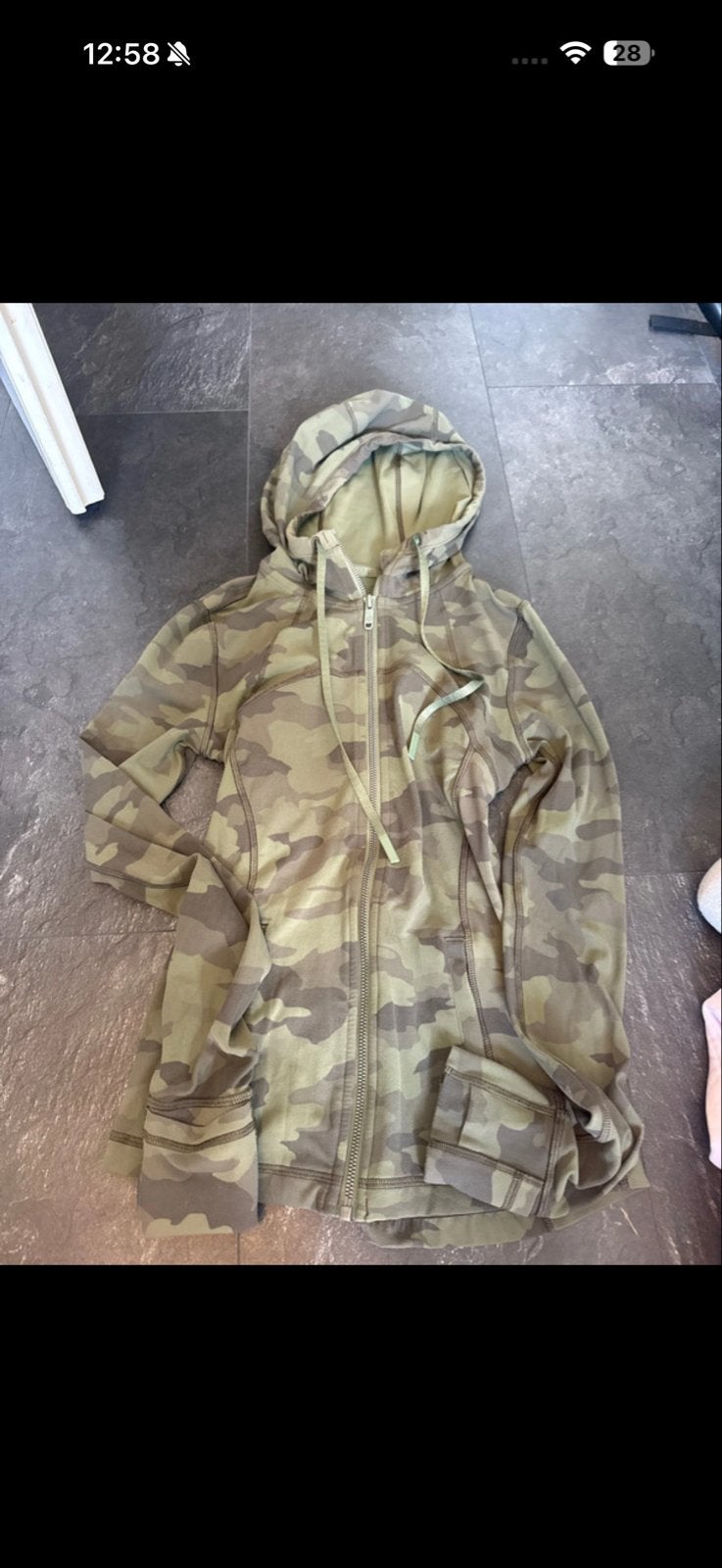 Lululemon Camo Hoodie - Zo goed als nieuw, Ophalen of Verzenden, Maat 36 (S), Groen, Fitness of Aerobics