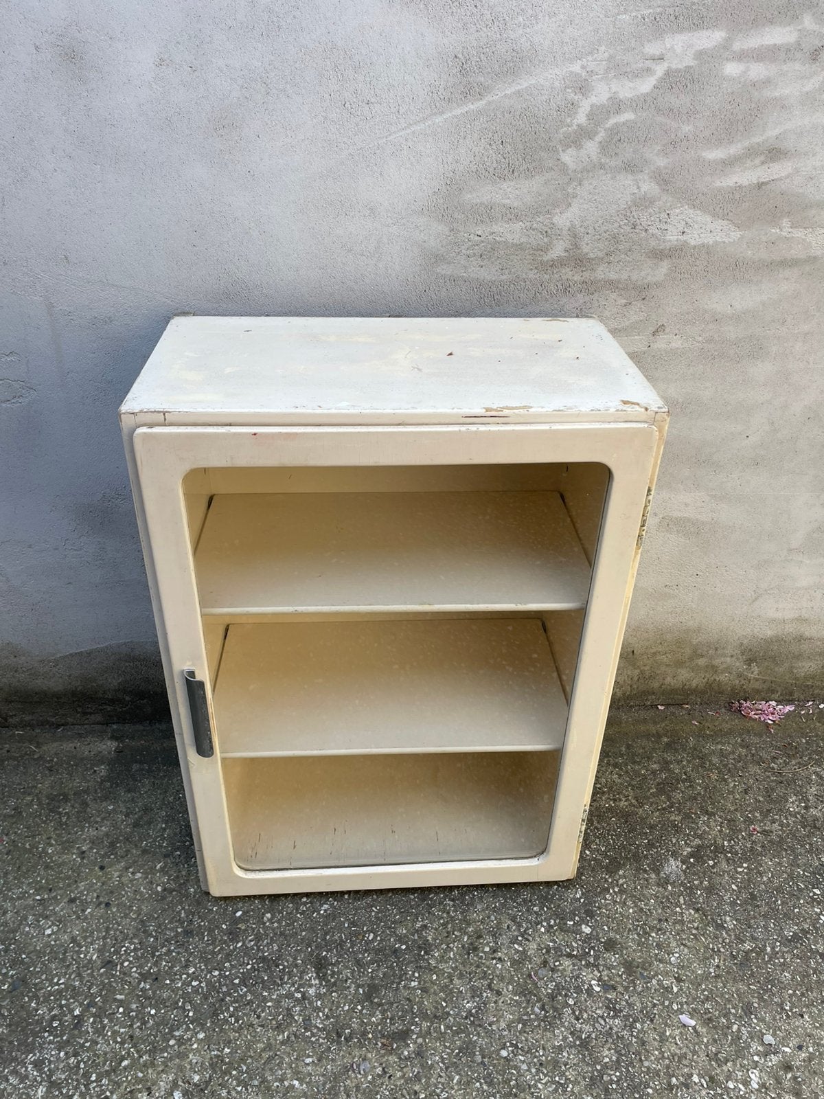 Piet Zwart keuken vitrinekast, Ophalen, Gebruikt