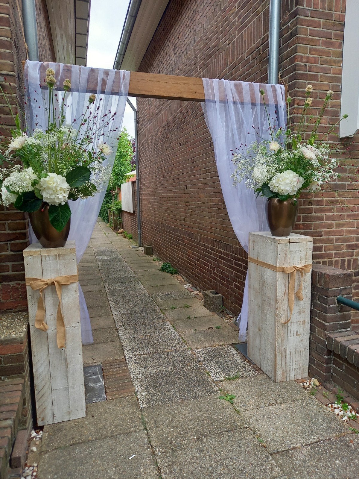 Te HUUR Consoles met Vazen voor Bruiloft of Feest (100x29x45, Ophalen, Versiering, Geboorte of Huwelijk