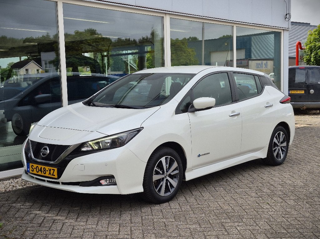 Nissan Leaf Electric 40kWh 2018 Wit, Parkeersensor, 1480 kg, Te koop, 63 €/maand