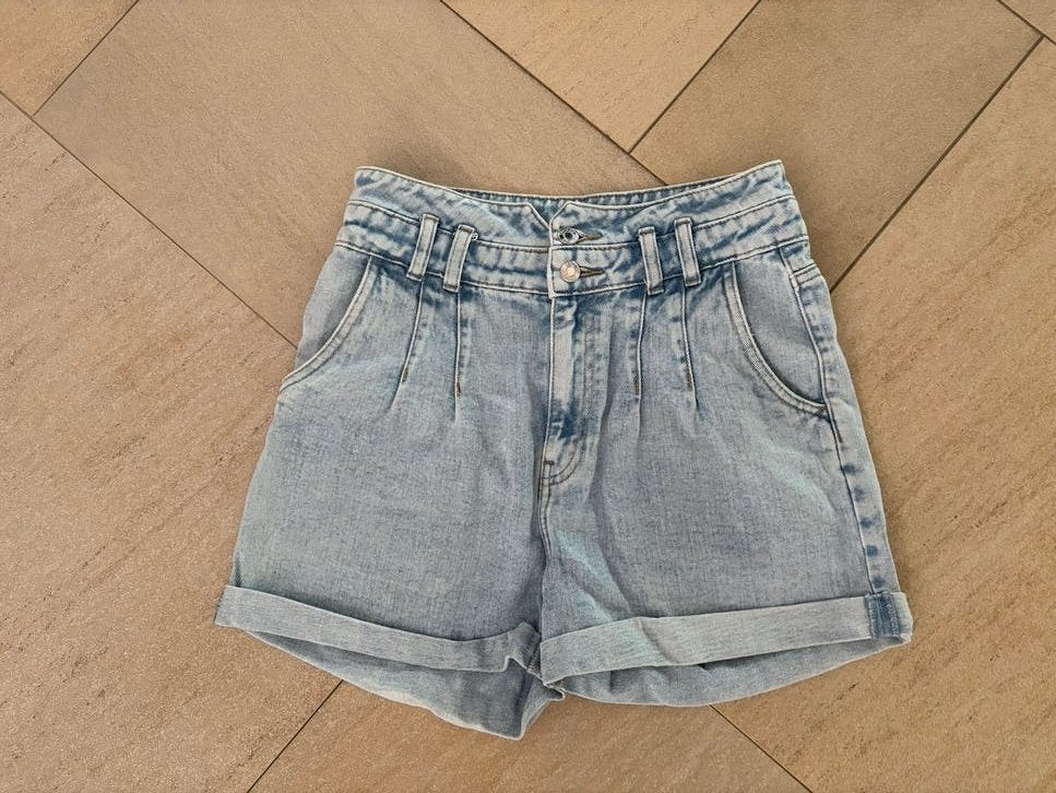Mooie korte broek maat 38, Zo goed als nieuw, Maat 38/40 (M), Kort, Blauw, Ophalen of Verzenden
