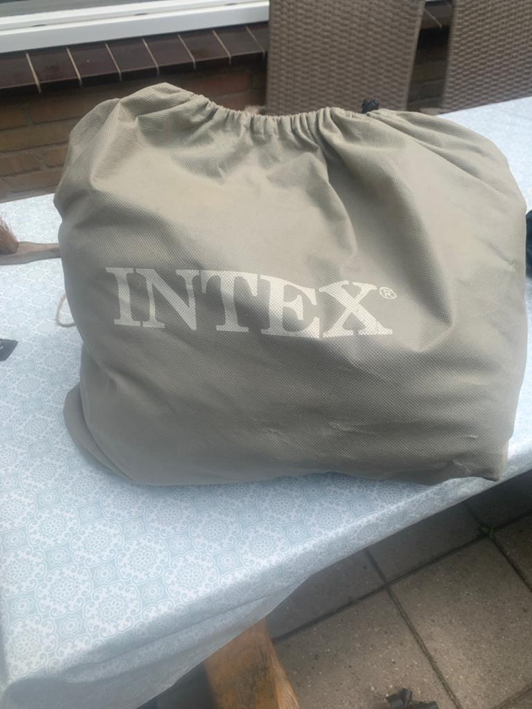 Intex Fast-Fill 2 stuks 2 pers luchtbed, Caravans en Kamperen, Ophalen of Verzenden, Gebruikt, Elektrisch