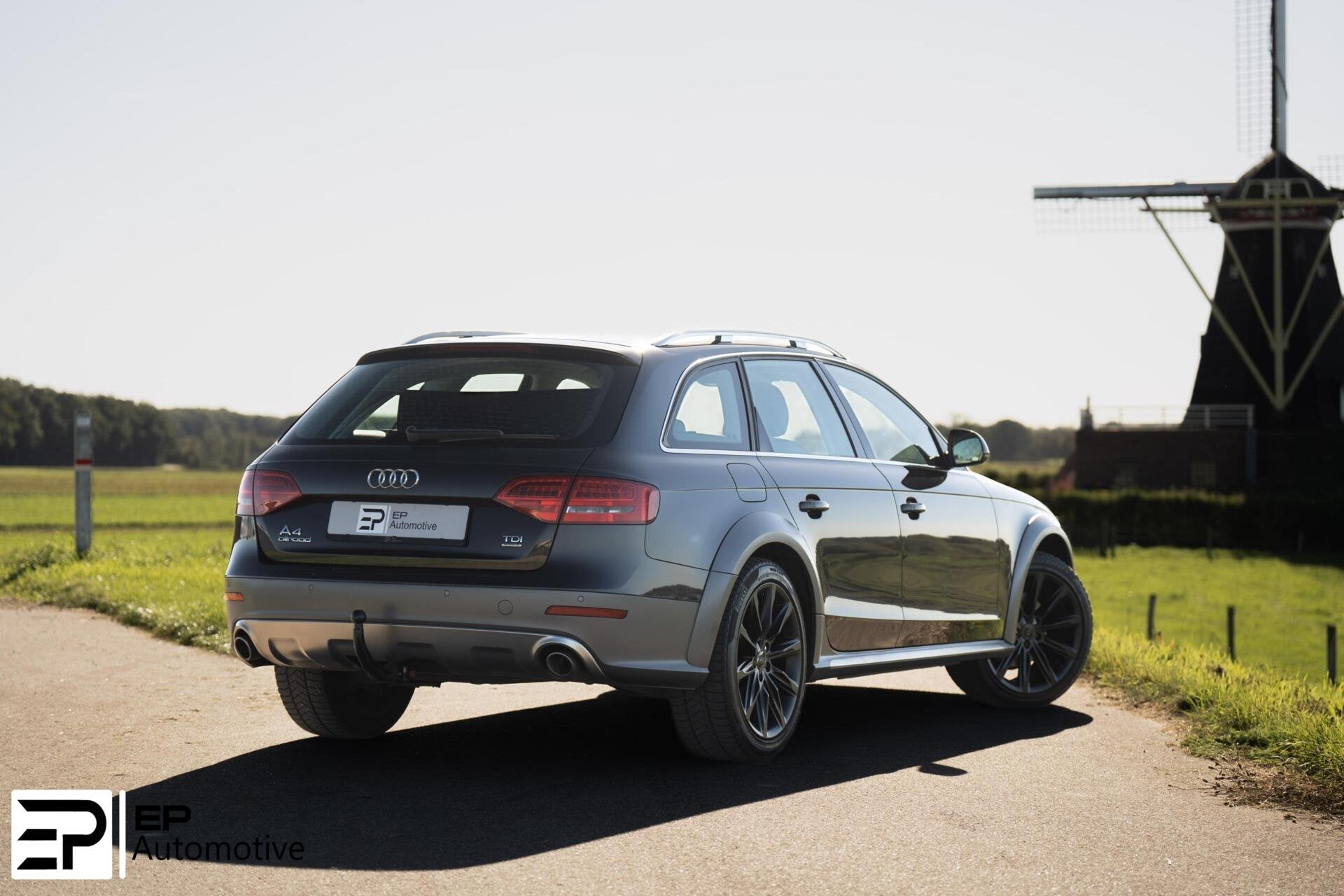 AUDI A4 ALLROAD 3.0 V6 TDI QUATTRO 239ch - BVA 7 - CUIR/ALCANTARA - JANTES 19" - ATTELAGE - SIÈGES CHAUFFANTS