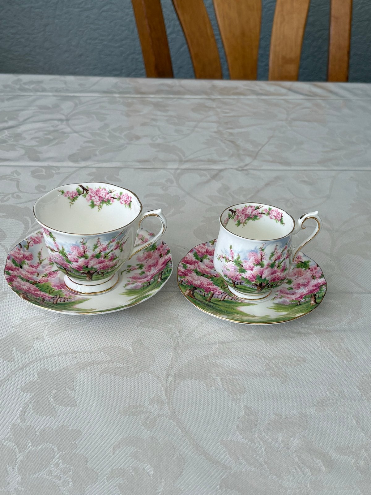 Royal Albert Blossom Time theekopjes en schotels, Ophalen of Verzenden