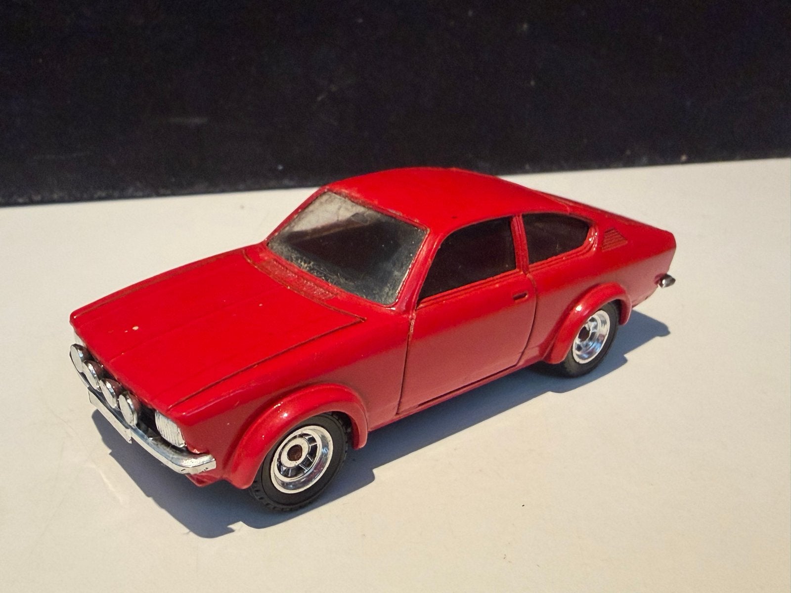 Verem Opel Kadett Coupe GTE 1/43 - Rood, Ophalen of Verzenden, Gebruikt, Auto, Overige merken