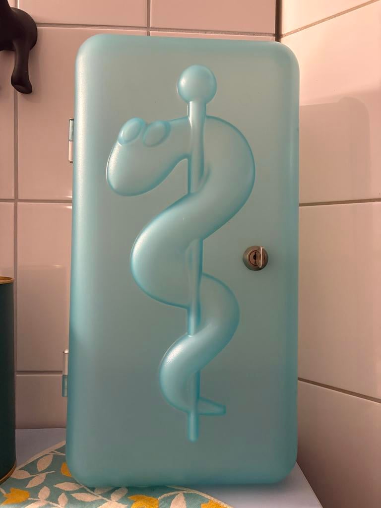 Medicijnkastje met slot - Blauw transparant Dr K Koziol, Ophalen of Verzenden, Gebruikt, Blauw