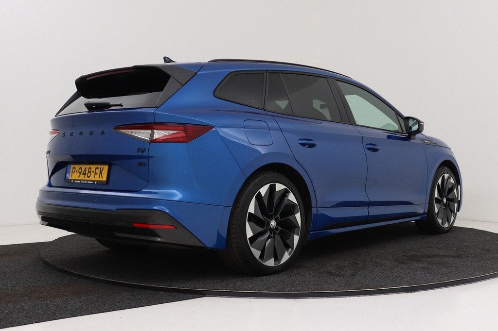 Skoda Enyaq iV 80 Sportline | Org NL | CarPlay | Camera | 21, Achterwielaandrijving, Gebruikt, Zwart, Blauw