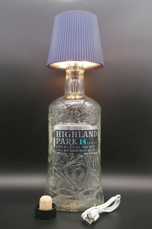 USB Lamp met lege HIGHLAND PARK whisky fles, Verzamelen, Glas en Borrelglaasjes, Ophalen of Verzenden, Zo goed als nieuw, Overige typen