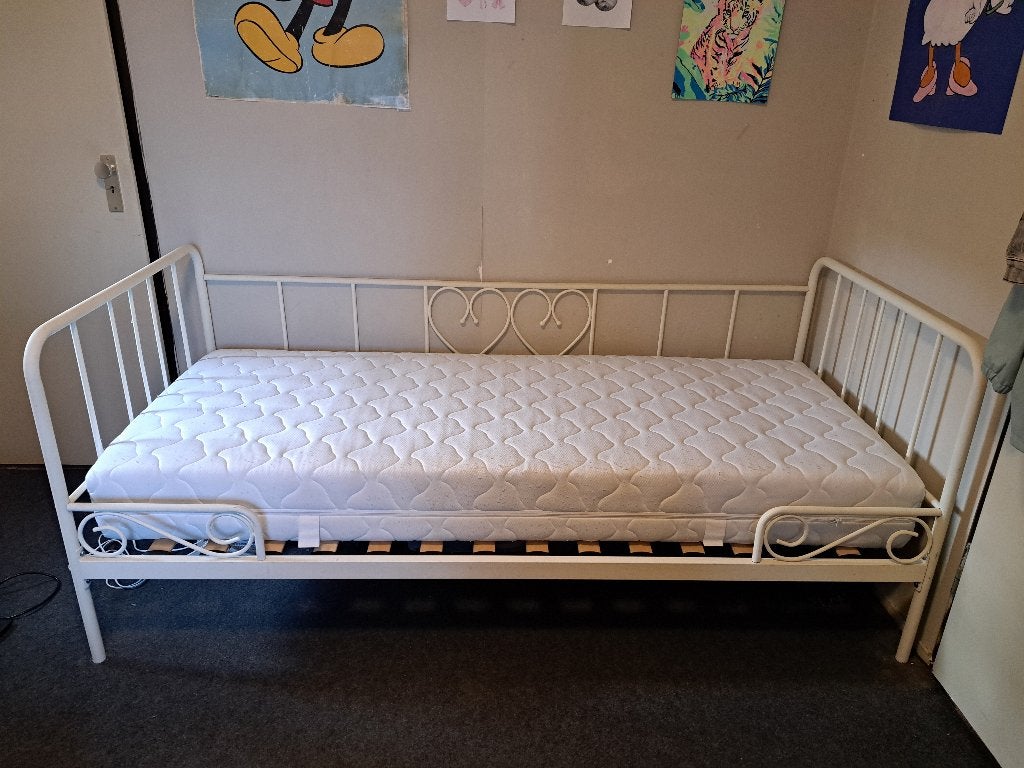 Bed 90x200 inclusief matras - gratis, Ophalen, Gebruikt, 90 cm, Eenpersoons