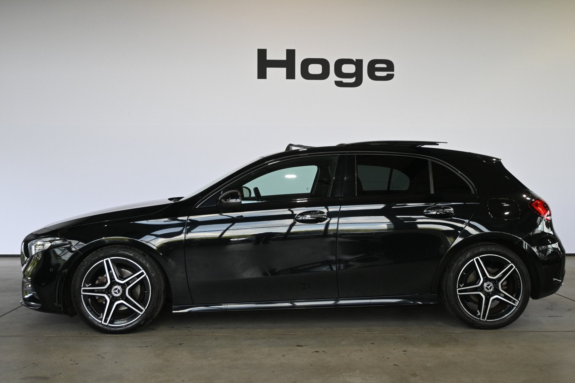 Mercedes-Benz A-Klasse 180 Business Solution AMG Nap! Clima, Auto's, 136 pk, Gebruikt, Met garantie (alle), Zwart