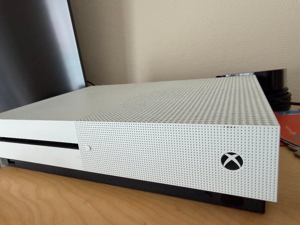 Xbox one S wit met 1 witte controller en 8 spellen, Spelcomputers en Games, Xbox One S, Ophalen of Verzenden, 1 TB, Met 1 controller