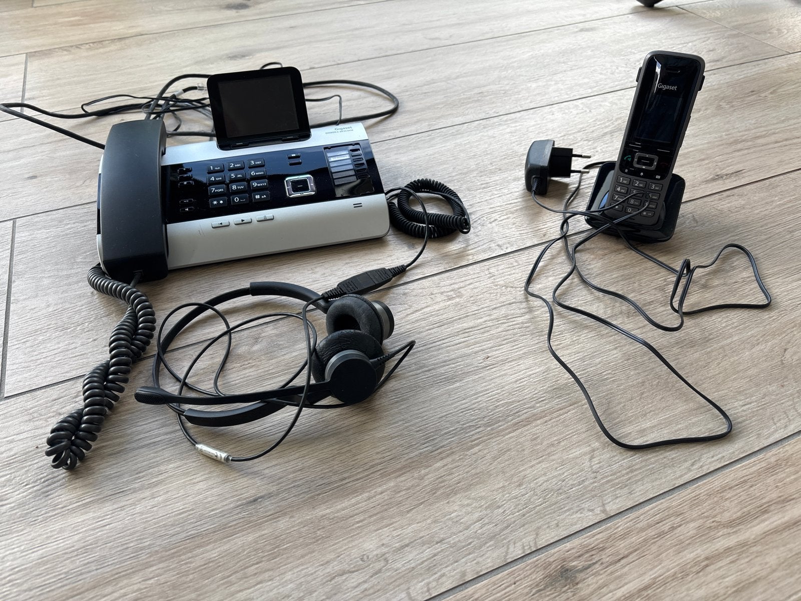 Gigaset DX800A All-in-one met handset en headset, Telecommunicatie, Vaste telefoons | Handsets en Draadloos, Ophalen of Verzenden