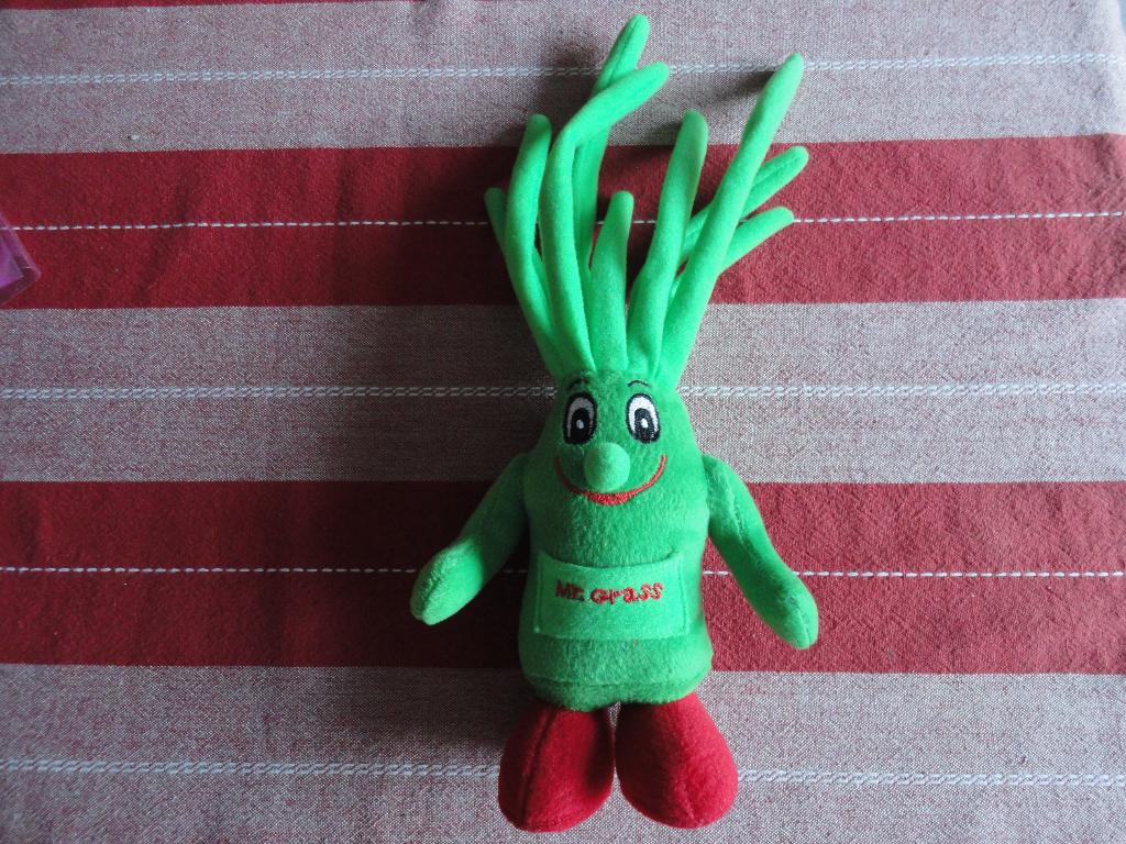 Groene knuffel Mr. Grass. Nieuw !, Kinderen en Baby's, Speelgoed | Knuffels en Pluche, Ophalen of Verzenden, Nieuw, Overige typen