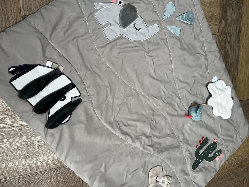 Done by Deer speelkleed Dear Friends zandkleurig, Kinderen en Baby's, Ophalen of Verzenden, Zo goed als nieuw