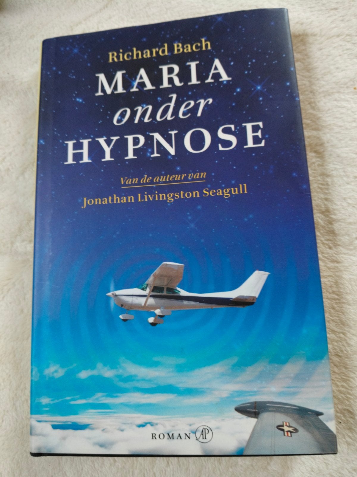 Maria onder Hypnose - Richard Bach (Roman), Ophalen of Verzenden, Zo goed als nieuw, Richard Bach