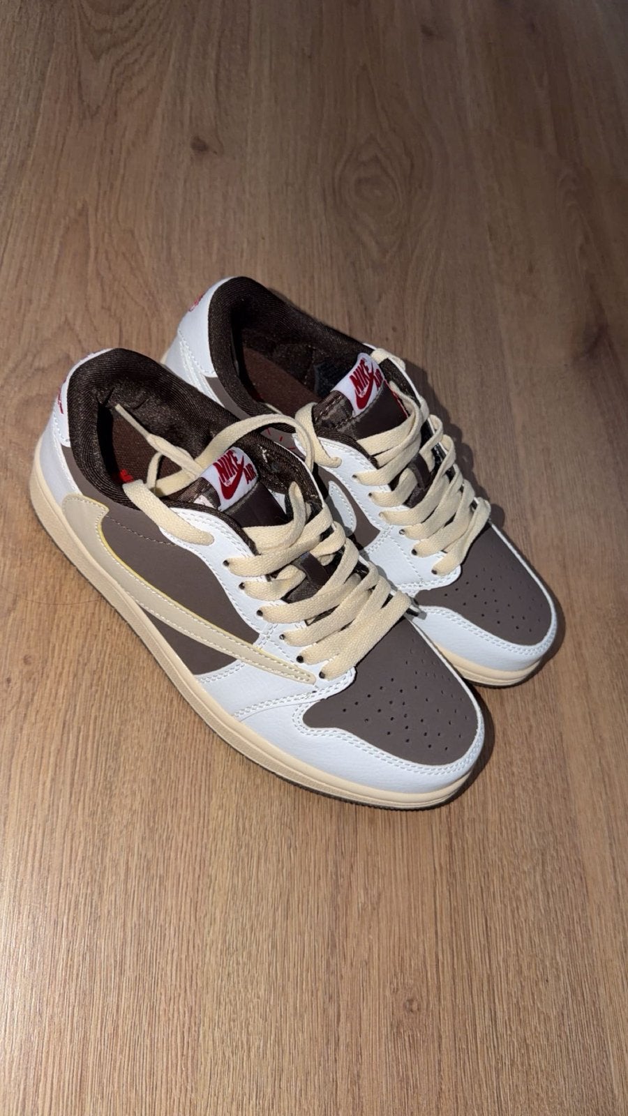 Nike Air Jordan 1 Low Travis Scott, Ophalen of Verzenden, Nieuw, Sneakers of Gympen