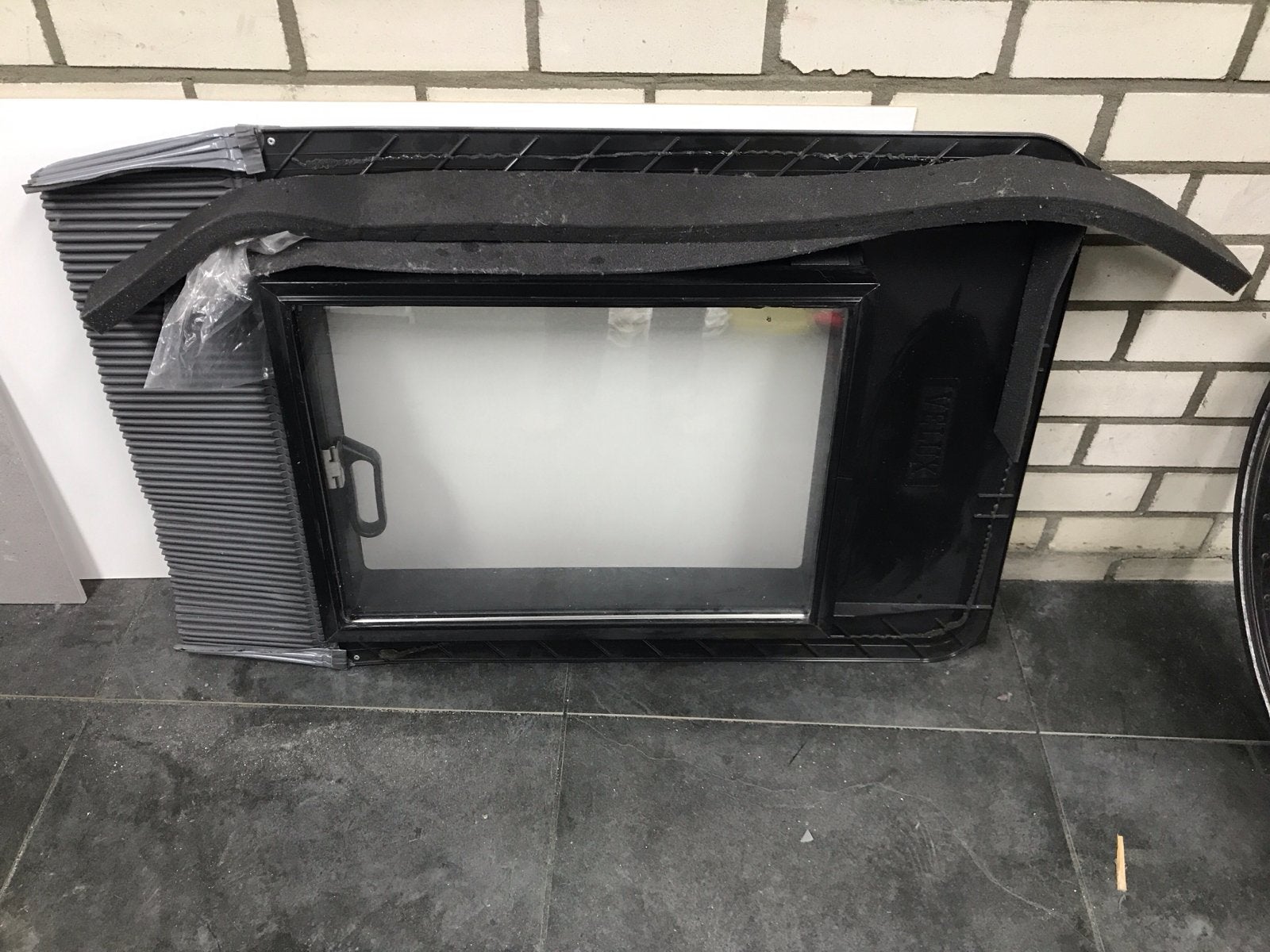 Velux dakraam 56,5 x 42,5 cm, Ophalen, Nieuw, Minder dan 80 cm, Dakraam